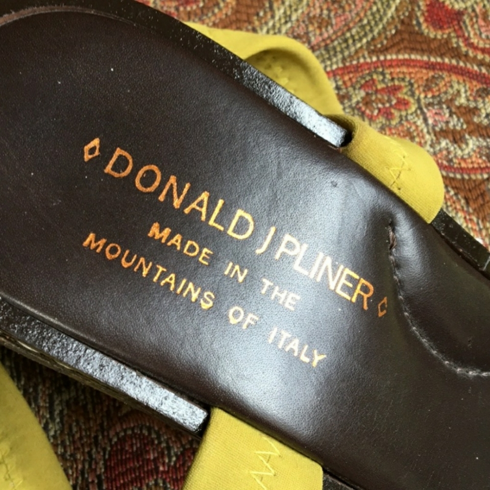 Sandal - Picture 2 of 3